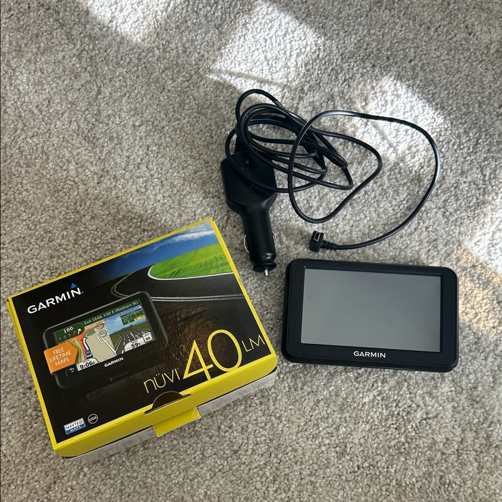 Garmin nüvi 40LM Black GPS with Charger